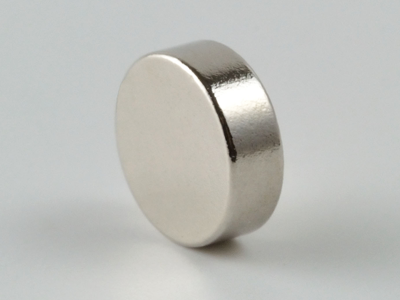 ネオジム磁石(N40SH)、円柱型、Φ6x2(mm)、高さ方向
